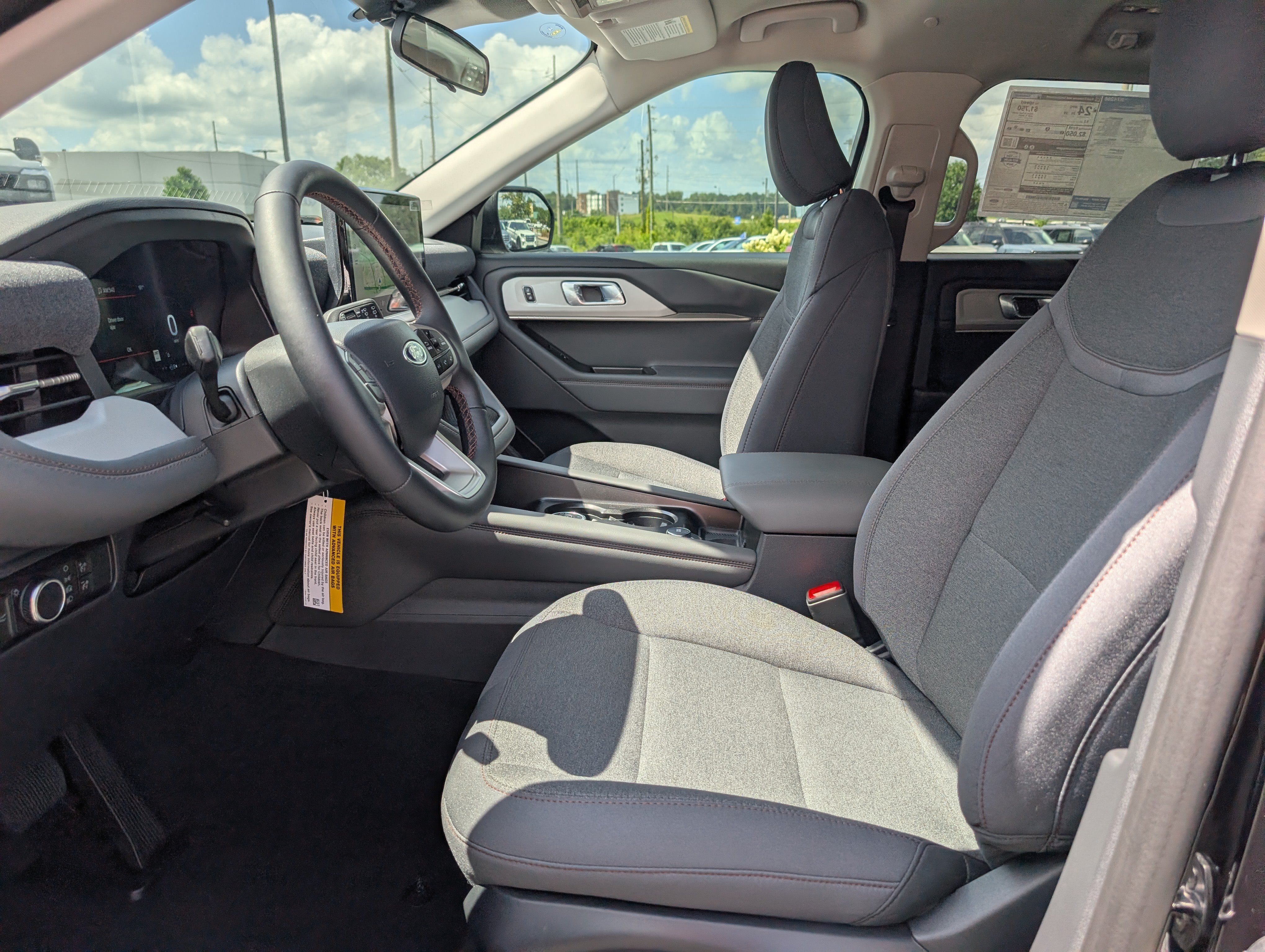 New 2026 Ford Explorer Active RWD image 18