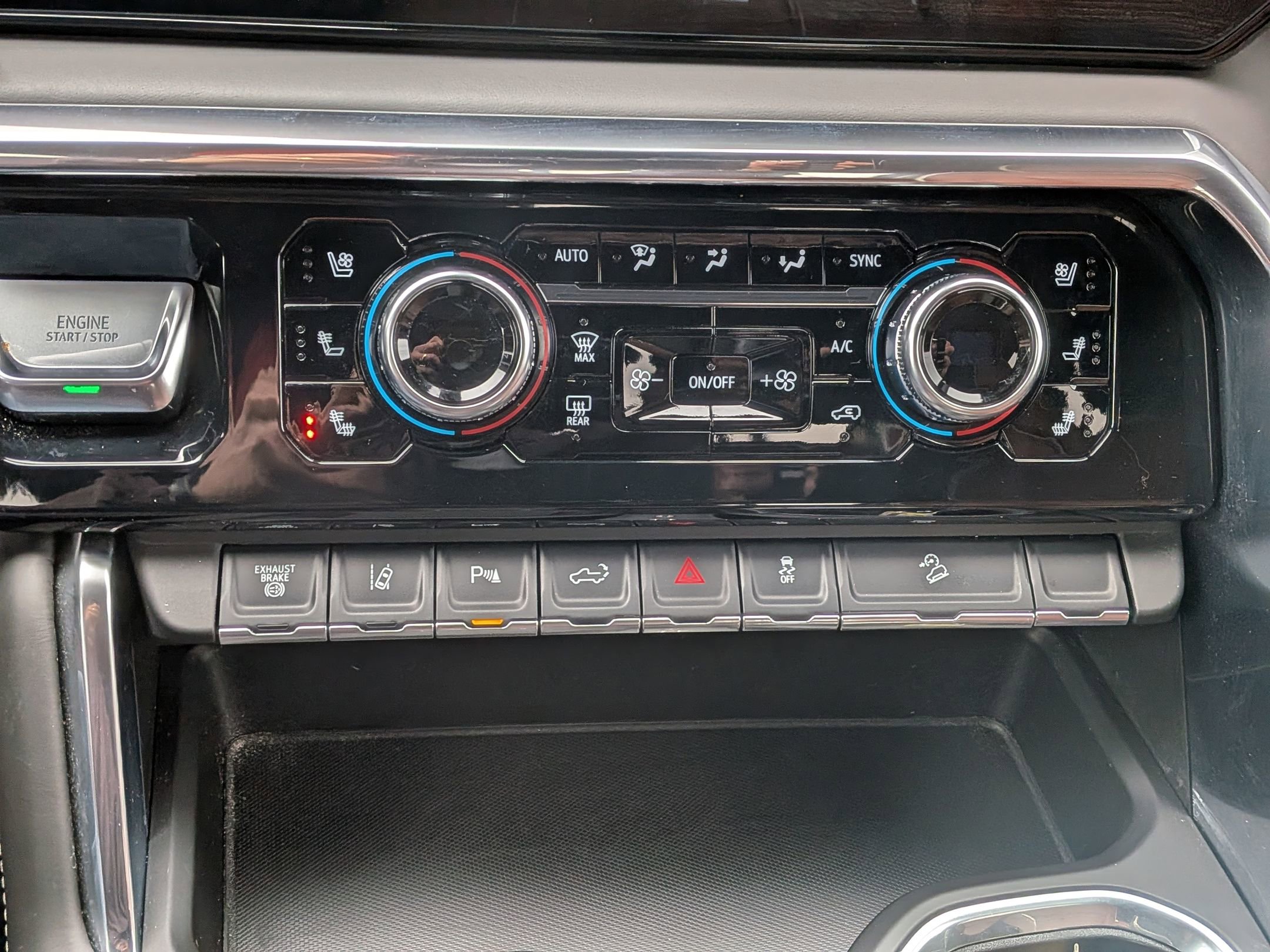 Certified 2024 GMC Sierra 2500 Denali Ultimate image 29