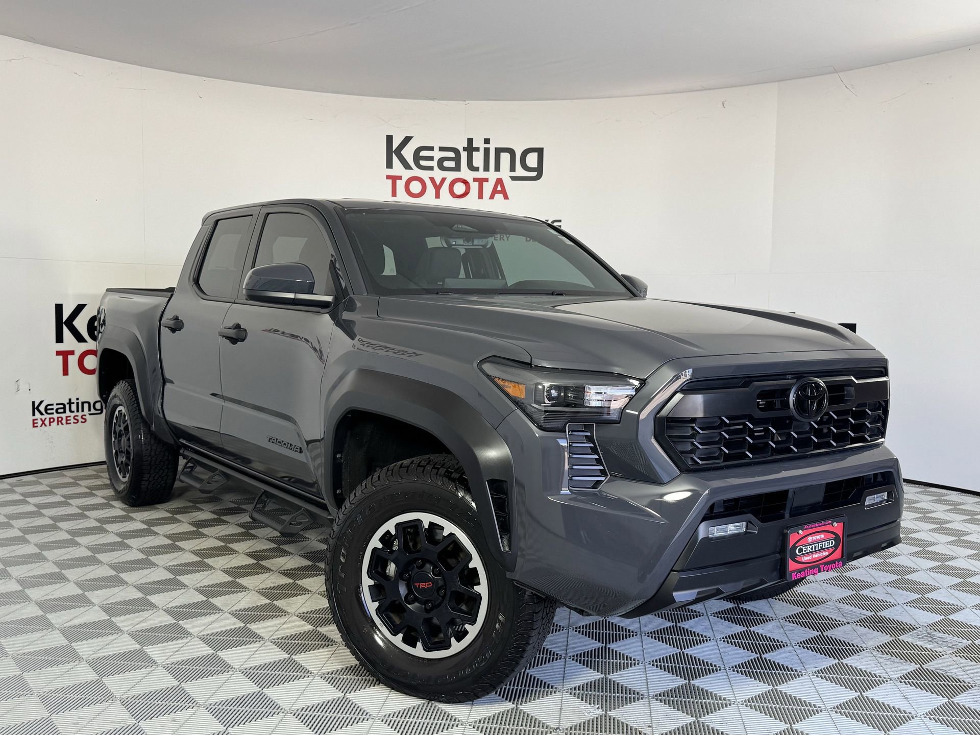 Certified 2025 Toyota Tacoma TRD Off-Road AWD/4WD image 3