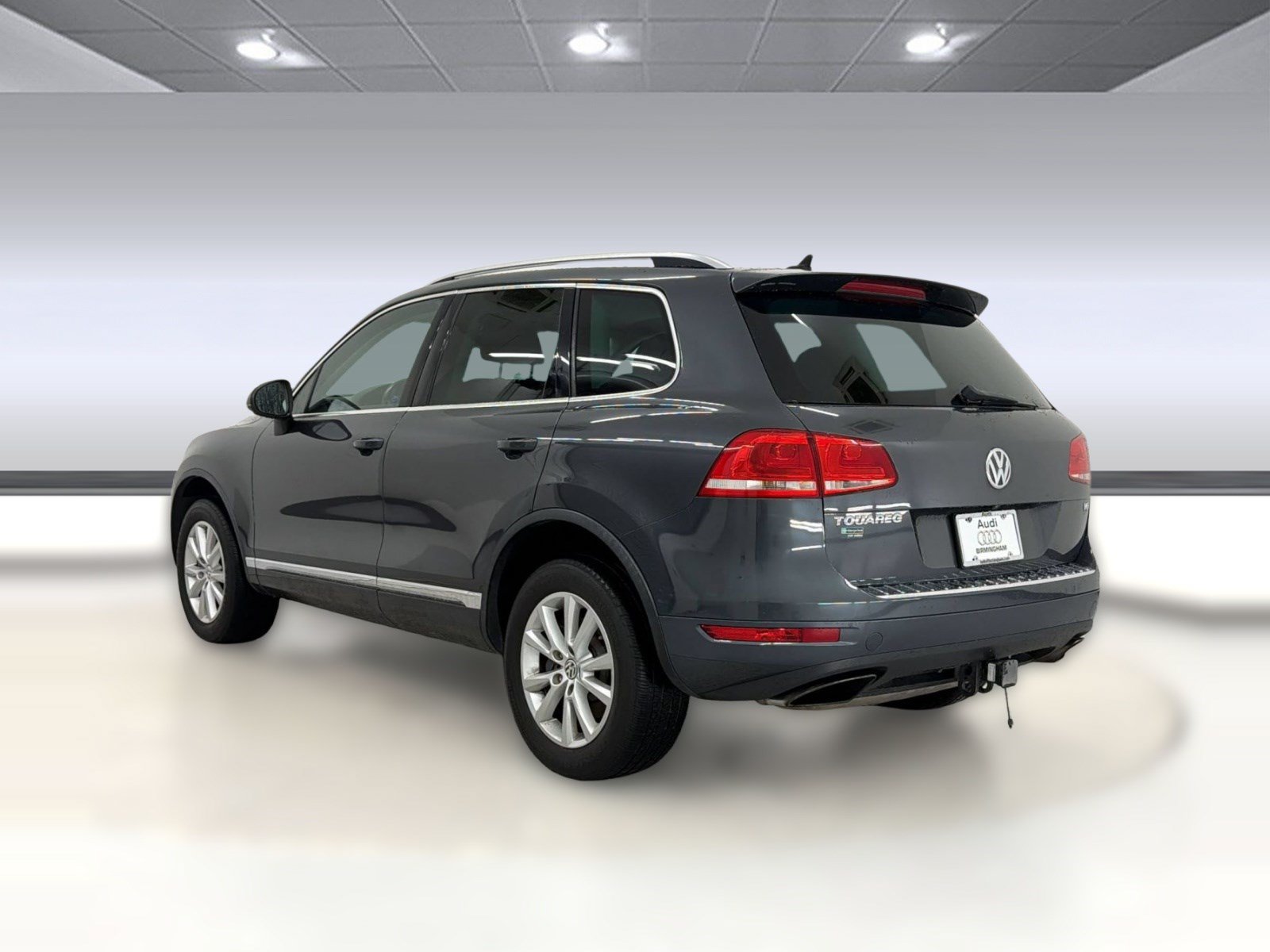 Used 2014 Volkswagen Touareg Sport AWD/4WD image 3
