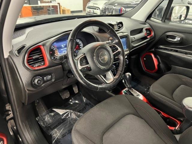 Used 2019 Jeep Renegade Trailhawk w/ Cold Weather Group II AWD/4WD image 8