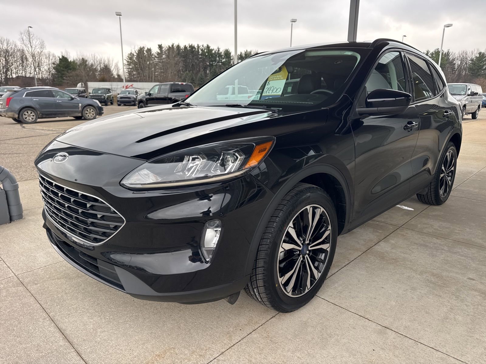 Certified 2022 Ford Escape SEL w/ SEL Stealth AWD Package image 3