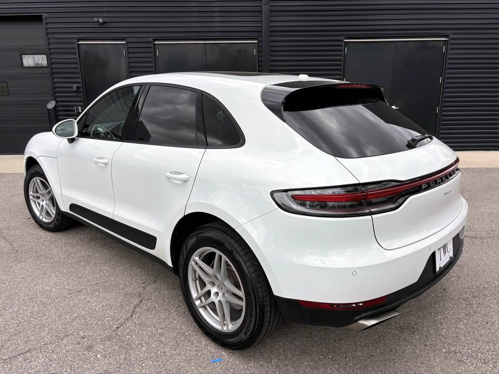 Used 2020 Porsche Macan AWD/4WD image 3