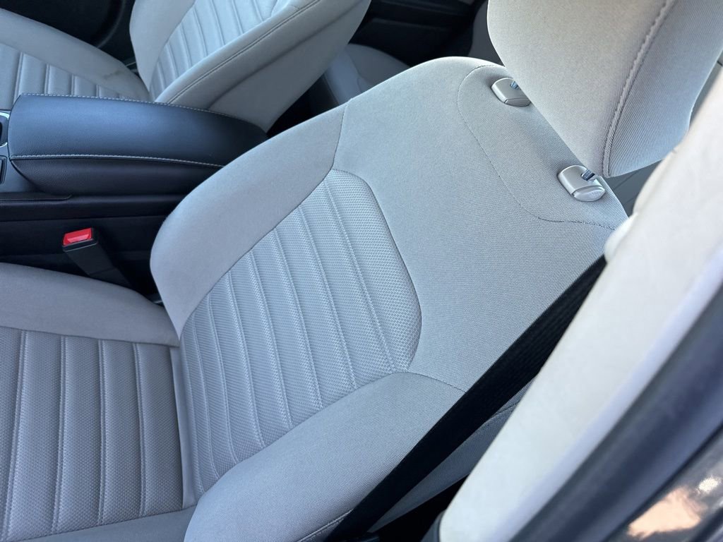 Used 2018 Ford Fusion S image 3