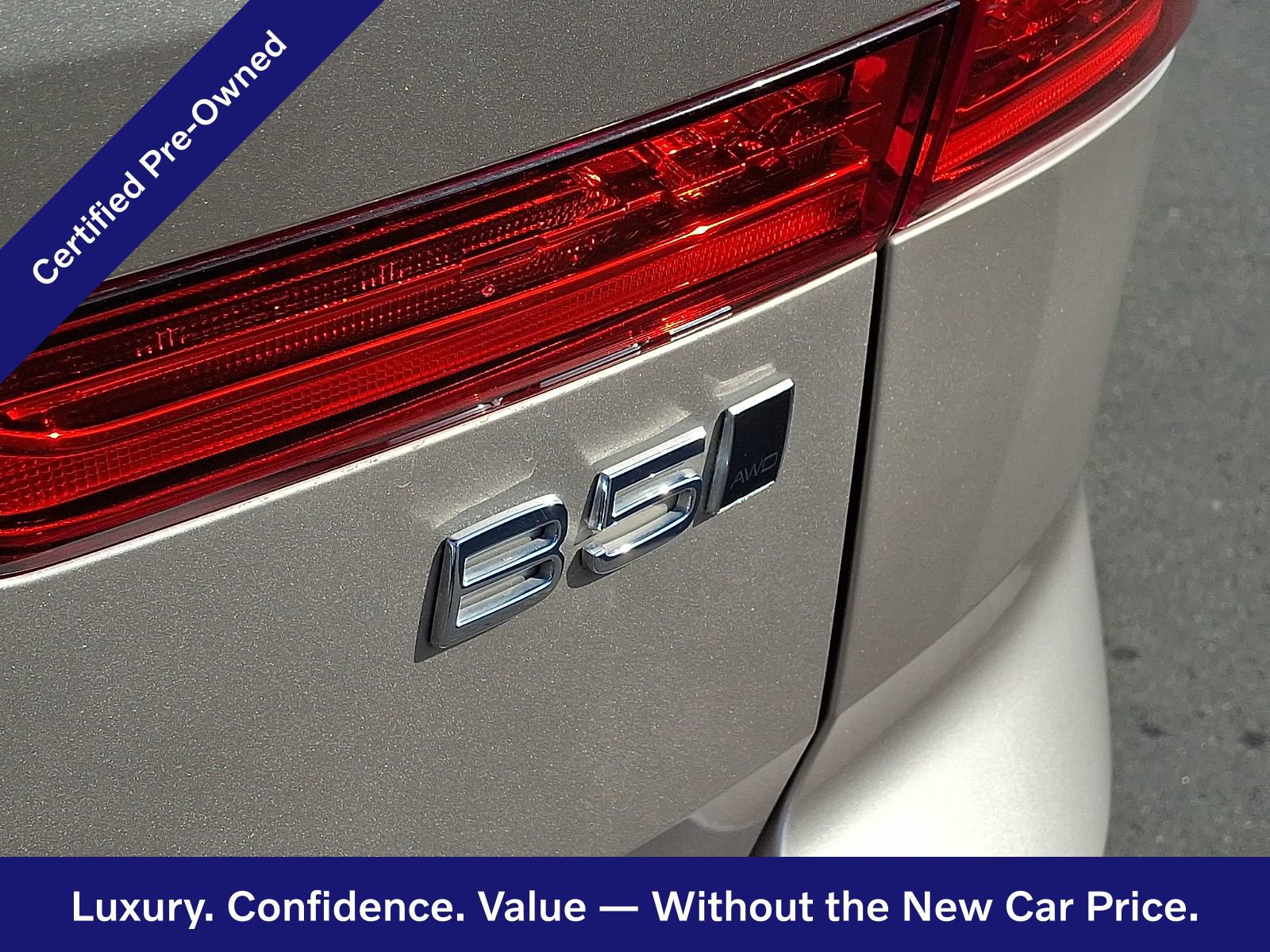 Certified 2023 Volvo XC60 B5 Plus AWD/4WD image 31