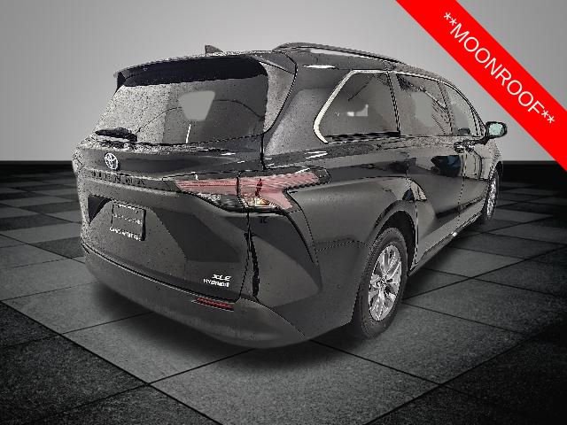 Certified 2023 Toyota Sienna XLE FWD image 6