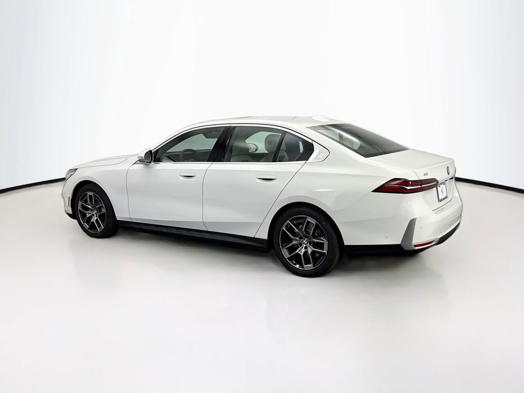 New 2026 BMW i5 eDrive40 w/ Premium Package image 7