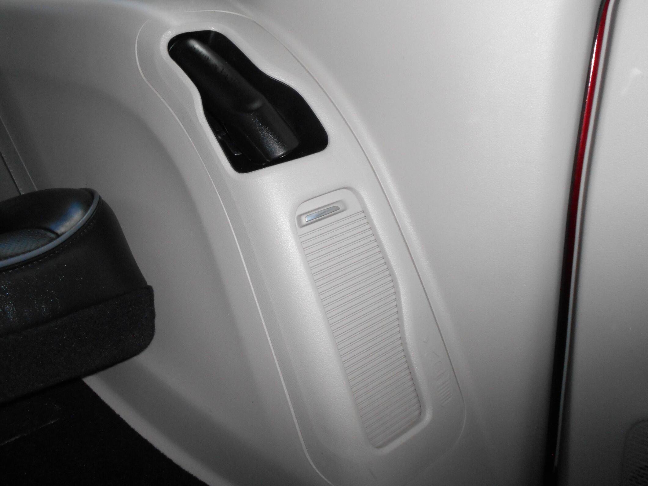 Certified 2018 Chrysler Pacifica Limited FWD image 24