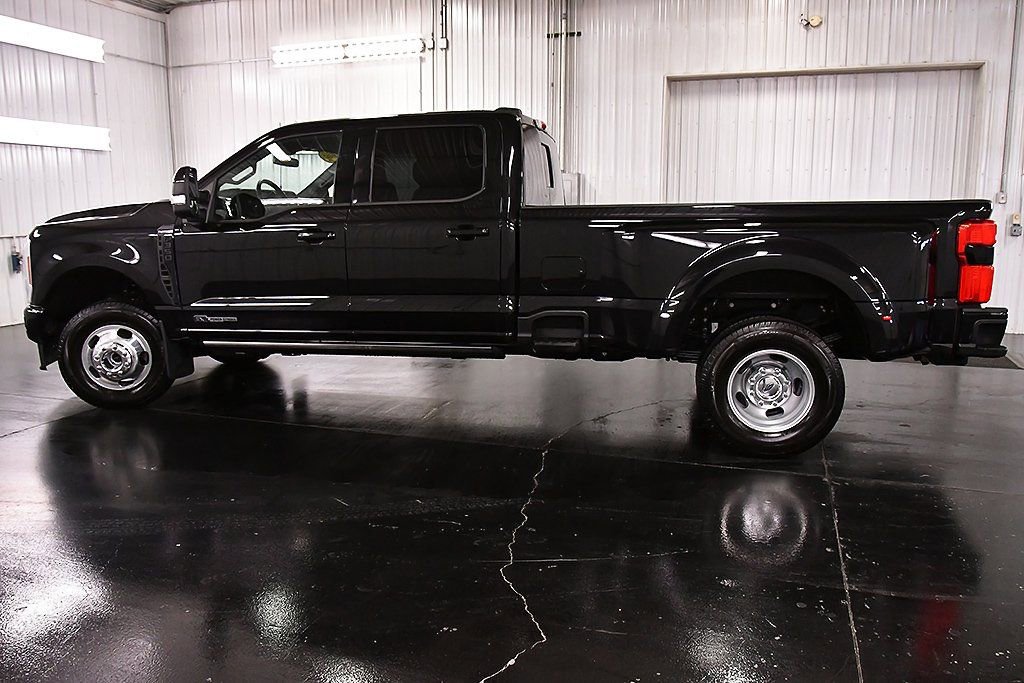 Used 2025 Ford F350 Platinum image 4