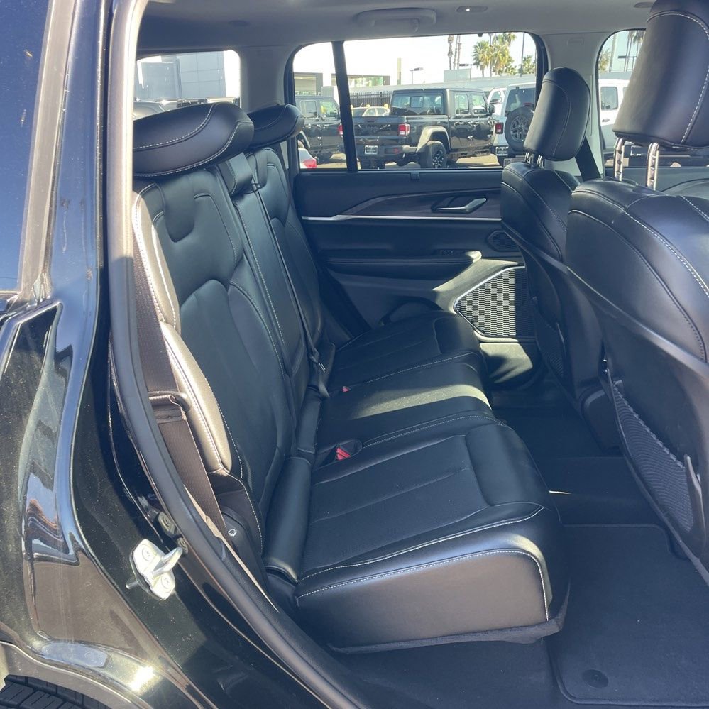 Used 2022 Jeep Grand Cherokee Limited 4xe w/ Luxury Tech Group II image 13