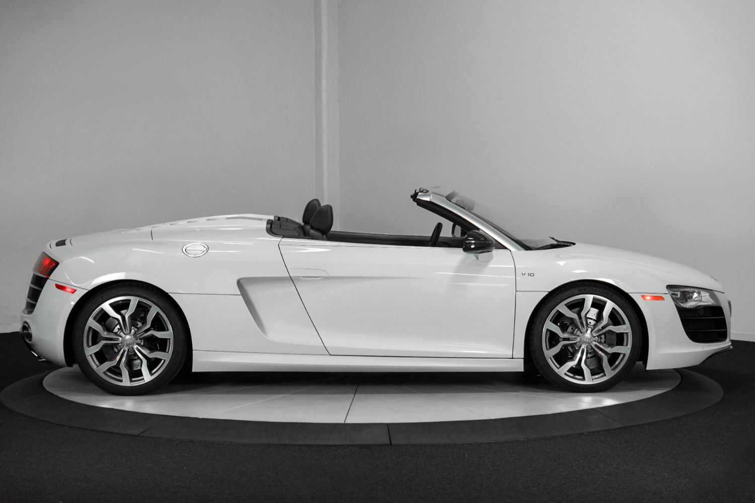 Used 2012 Audi R8 V10 image 11