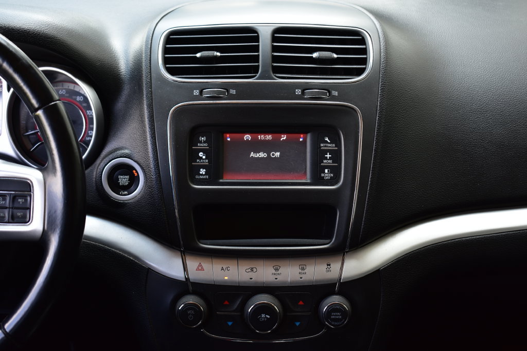 Used 2020 Dodge Journey SE w/ SE Popular Equipment Group FWD image 33
