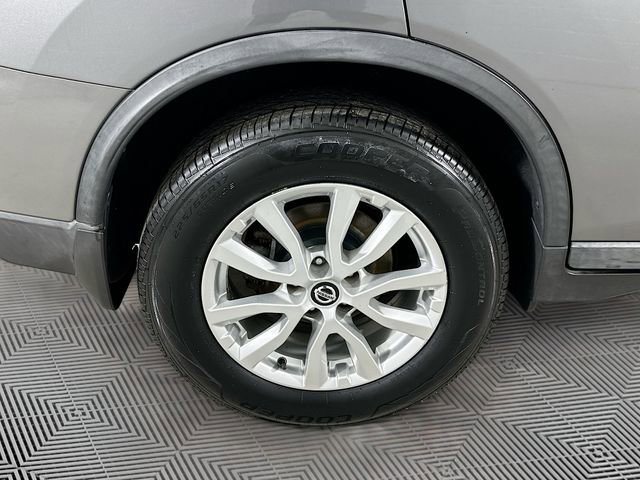 Used 2018 Nissan Rogue SV w/ Premium Package image 31
