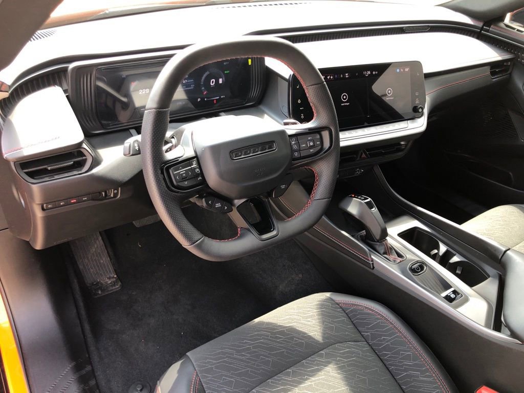 Used 2025 Dodge Charger Daytona R/T w/ Sun & Sound Package AWD/4WD image 15