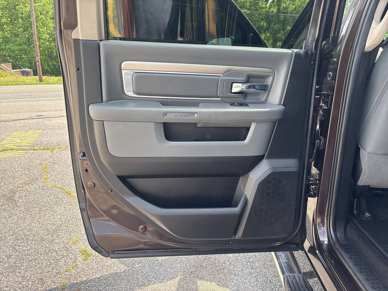 Used 2017 RAM 2500 SLT w/ Snow Chief Group AWD/4WD image 21
