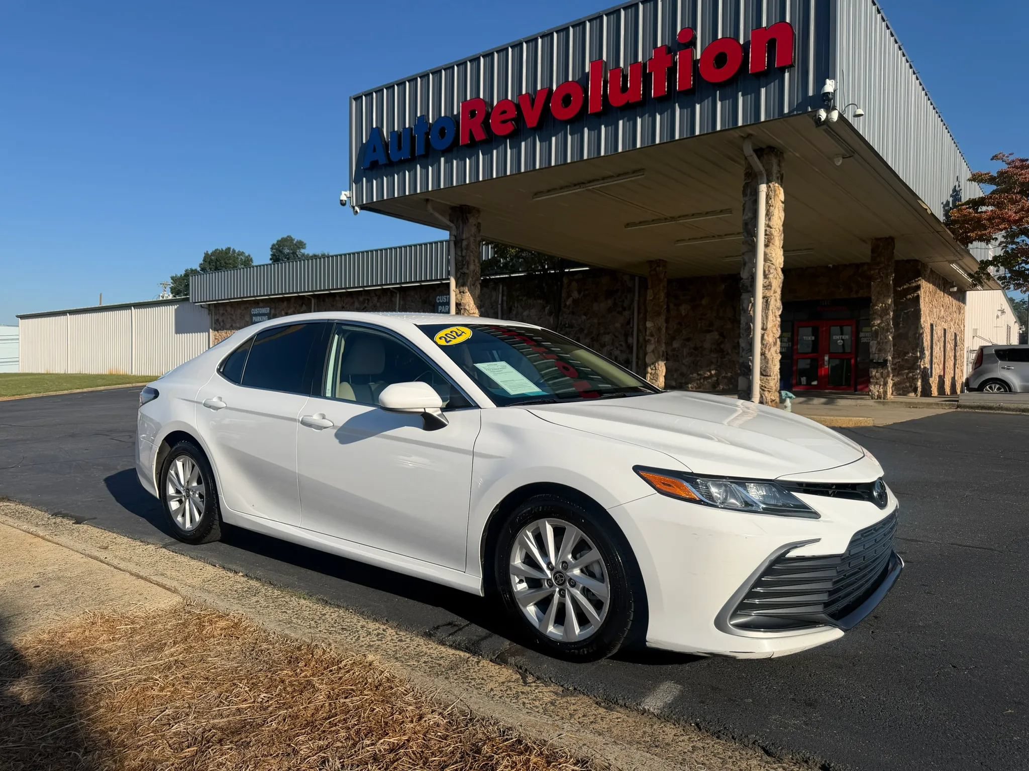 Used 2024 Toyota Camry LE FWD image 1