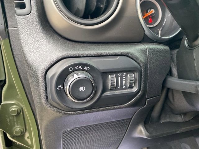 Used 2021 Jeep Wrangler Sport image 25