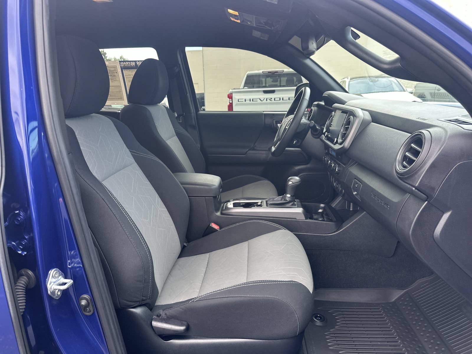 Used 2022 Toyota Tacoma TRD Off-Road w/ Black Out Package (TMS) AWD/4WD image 22