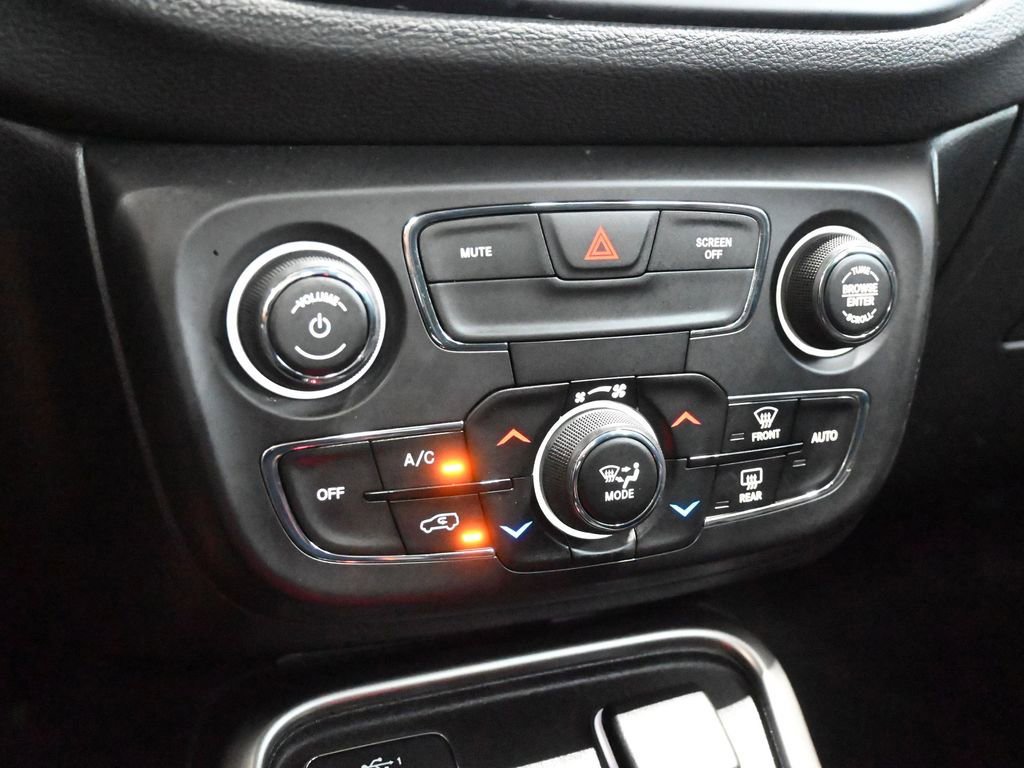 Used 2021 Jeep Compass Latitude image 40