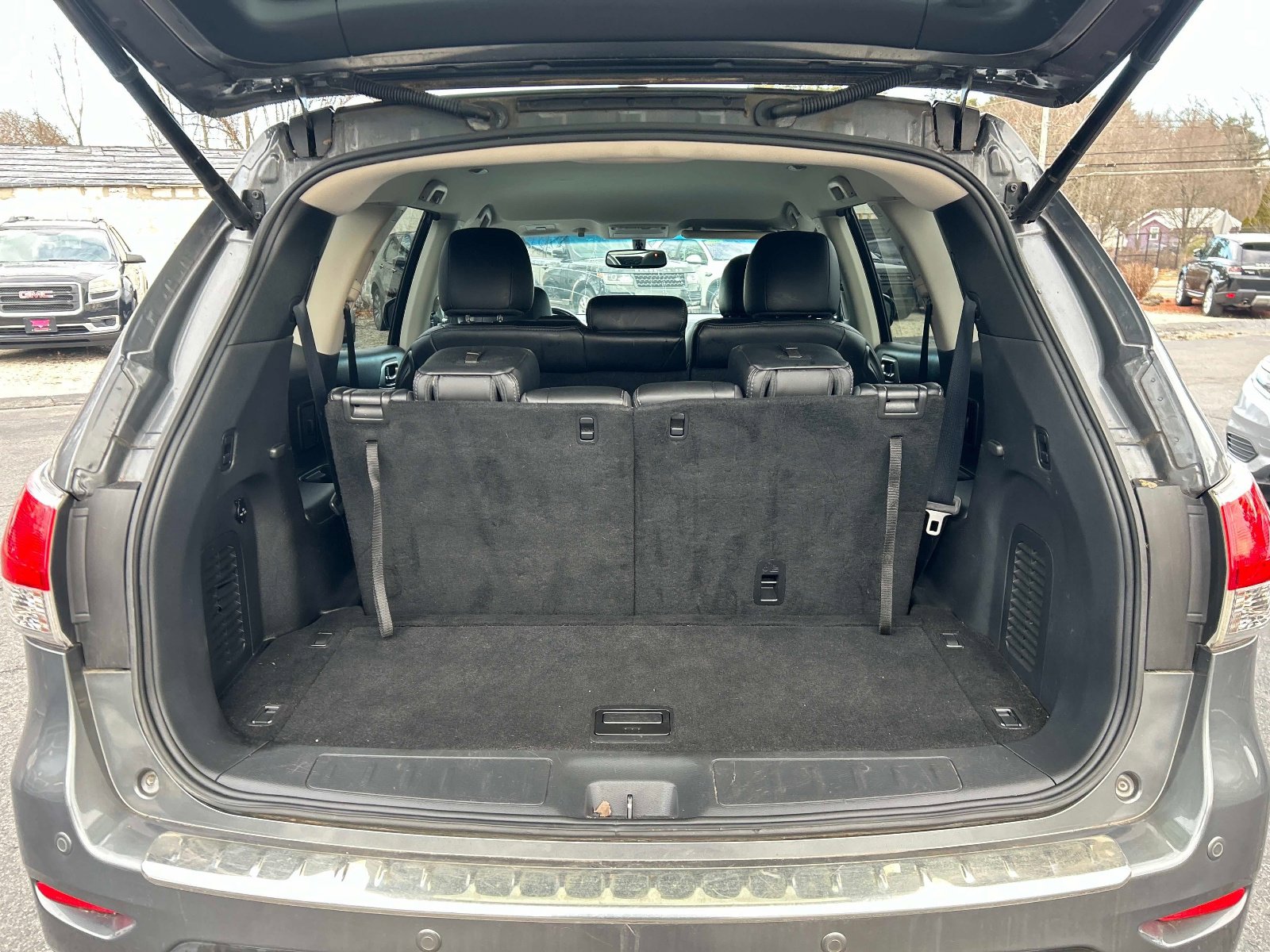 Used 2015 Nissan Pathfinder SL image 14