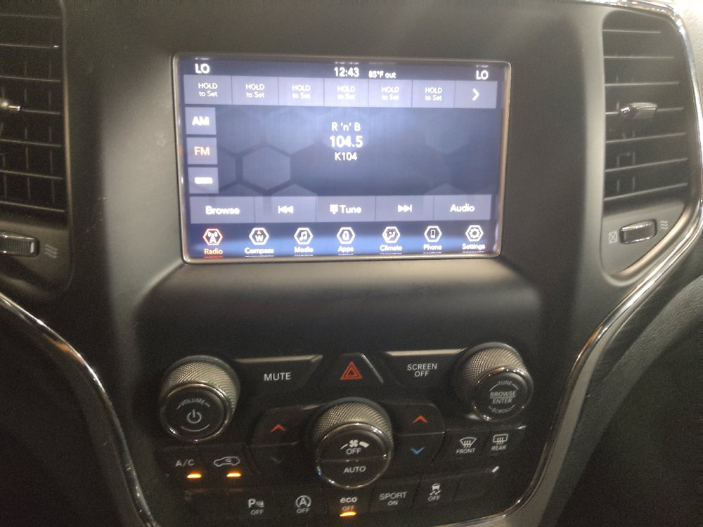 Used 2020 Jeep Grand Cherokee Laredo RWD image 25