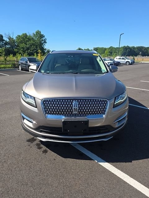 Used 2019 Lincoln MKC Select w/ Select Plus Package AWD/4WD image 2