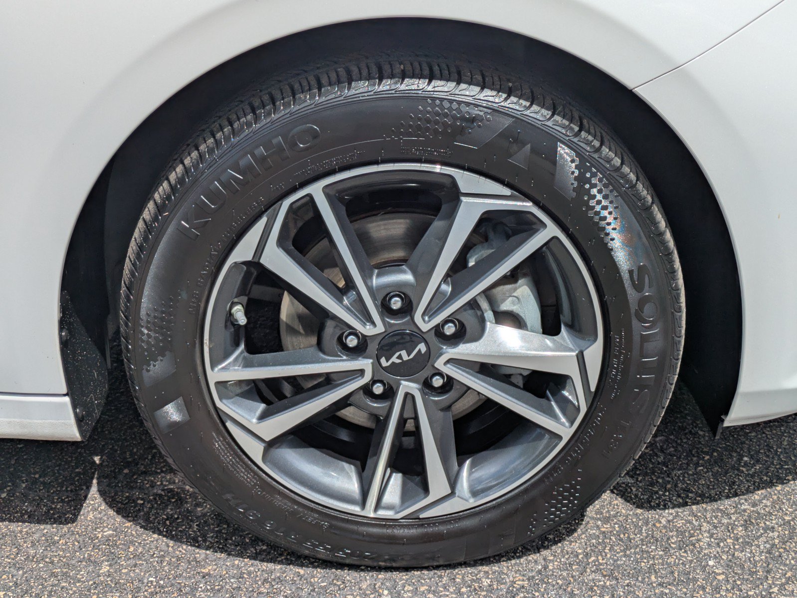 Certified 2024 Kia Forte LXS FWD image 9