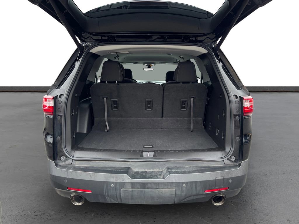 Used 2021 Chevrolet Traverse LT image 24