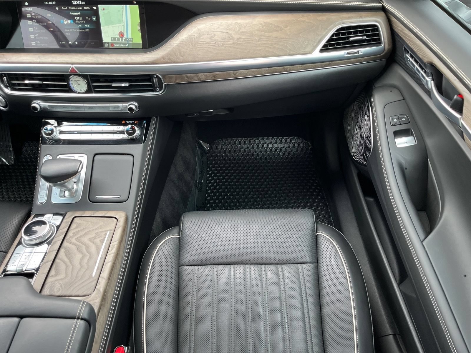 Used 2022 Genesis G90 5.0 Ultimate RWD image 15