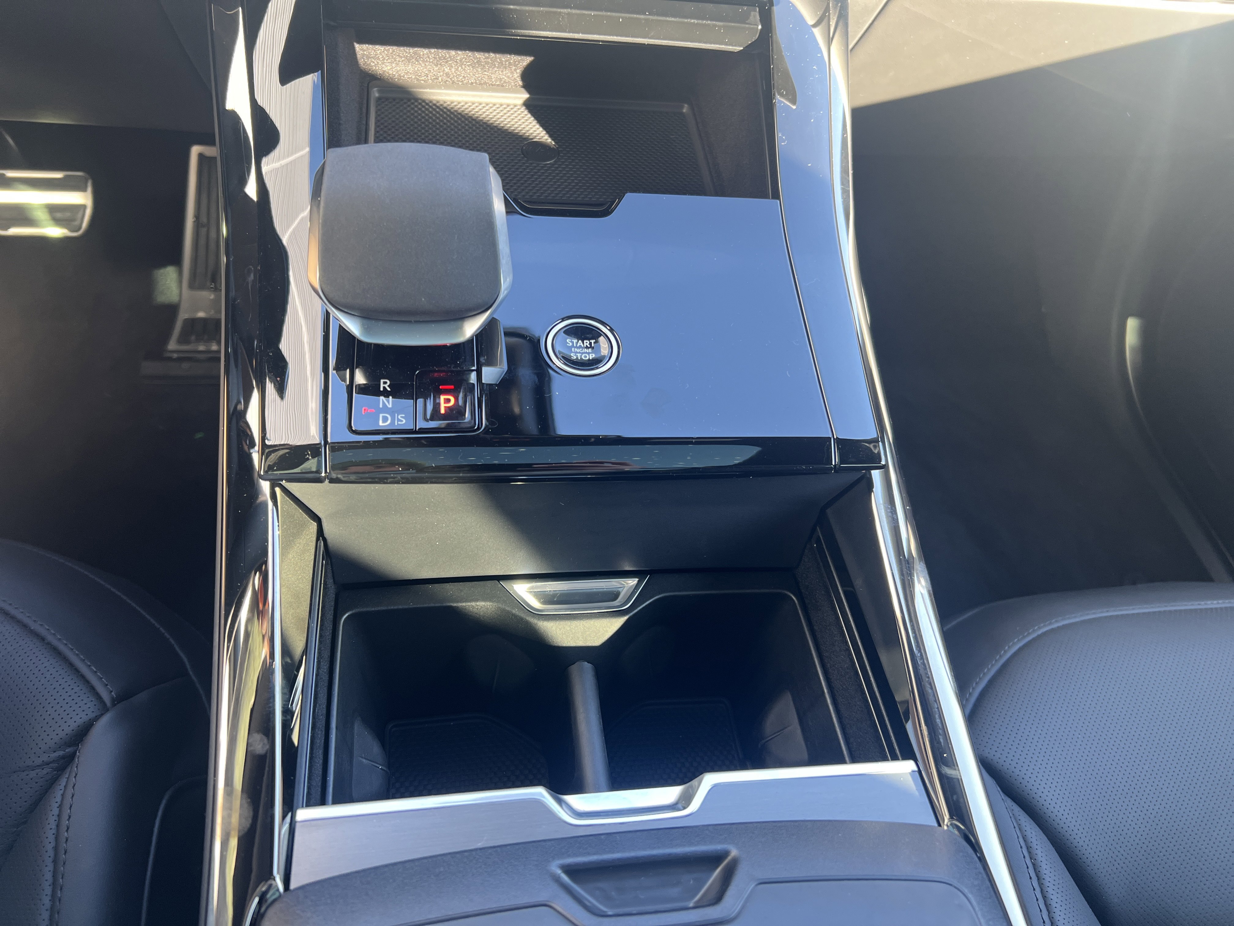 New 2025 Land Rover Range Rover Sport Dynamic SE image 16