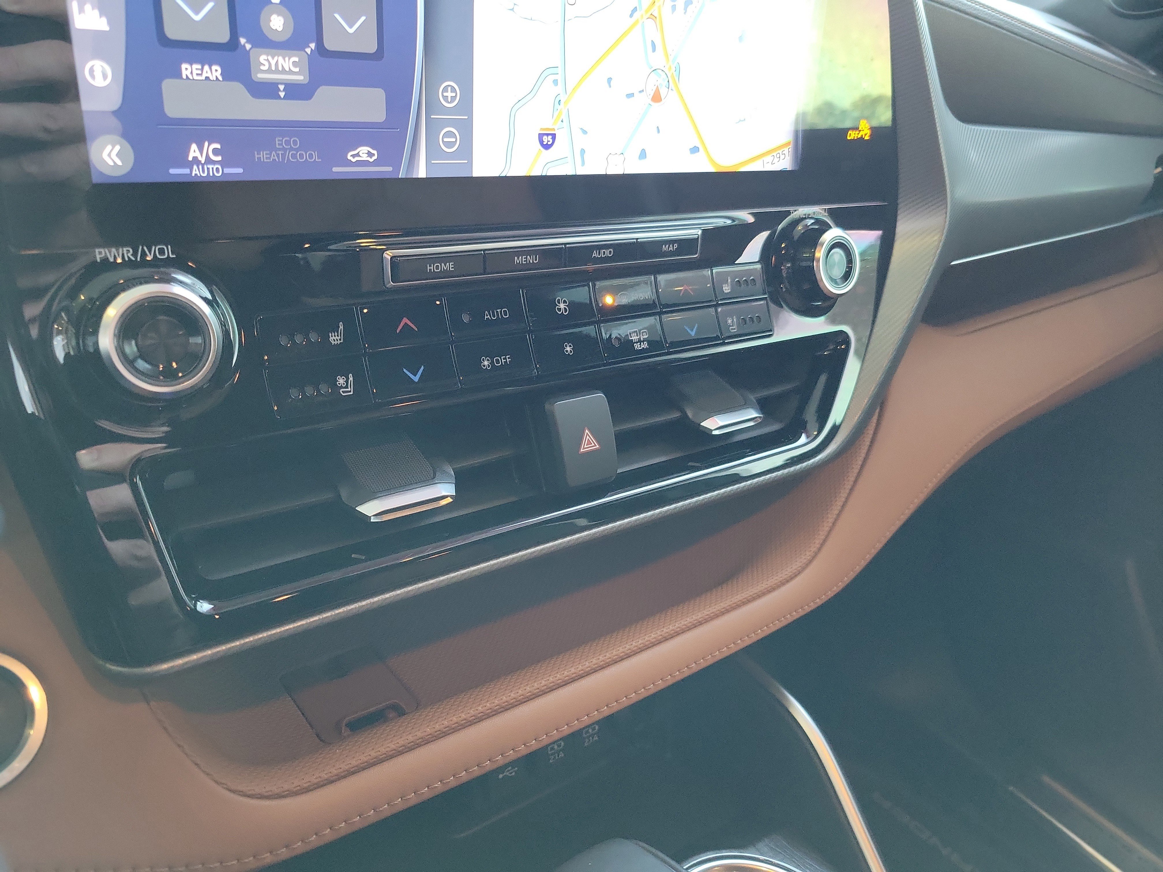 Used 2020 Toyota Highlander Platinum image 14