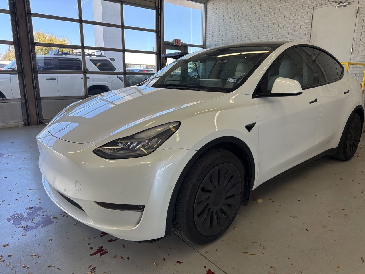 Used 2021 Tesla Model Y Long Range image 1