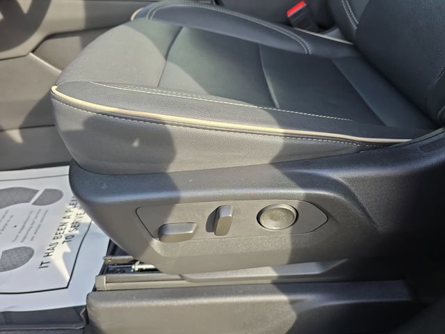 Used 2025 Chevrolet Suburban Premier image 29