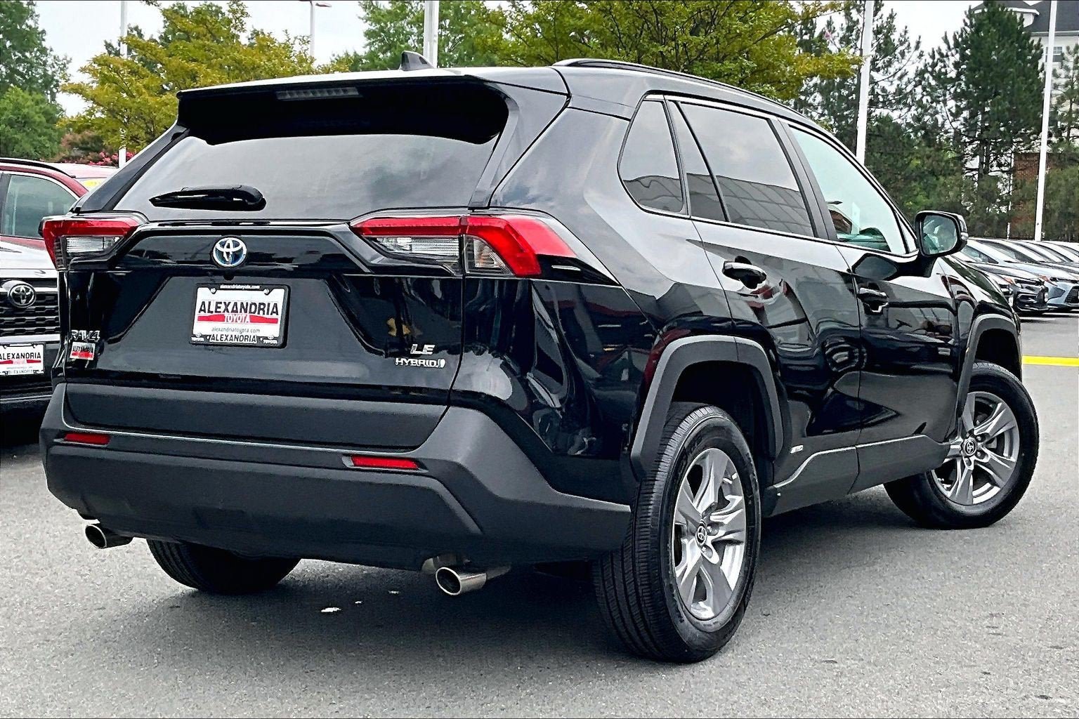 Used 2023 Toyota RAV4 LE AWD/4WD image 12