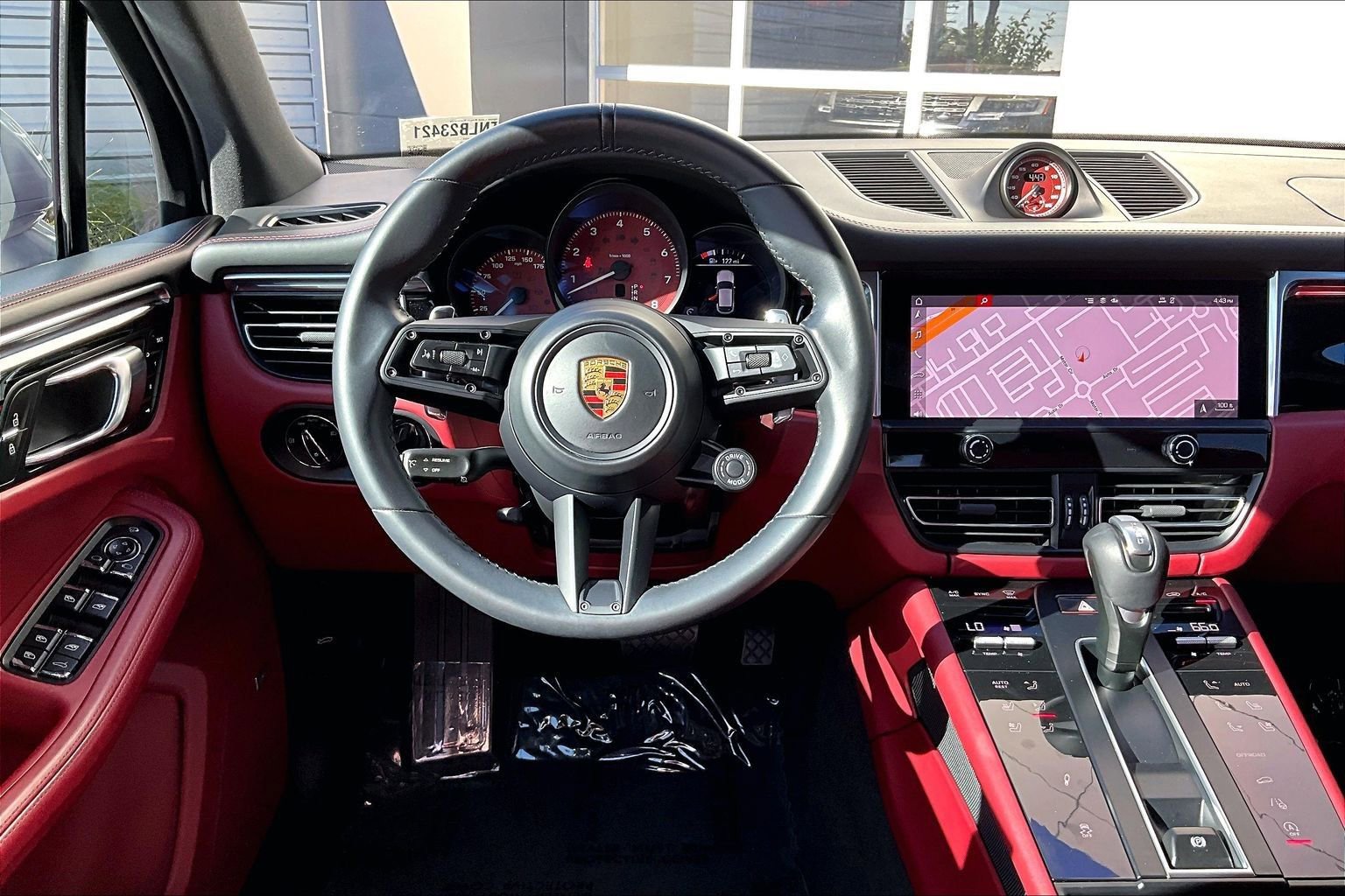 Used 2022 Porsche Macan S image 5