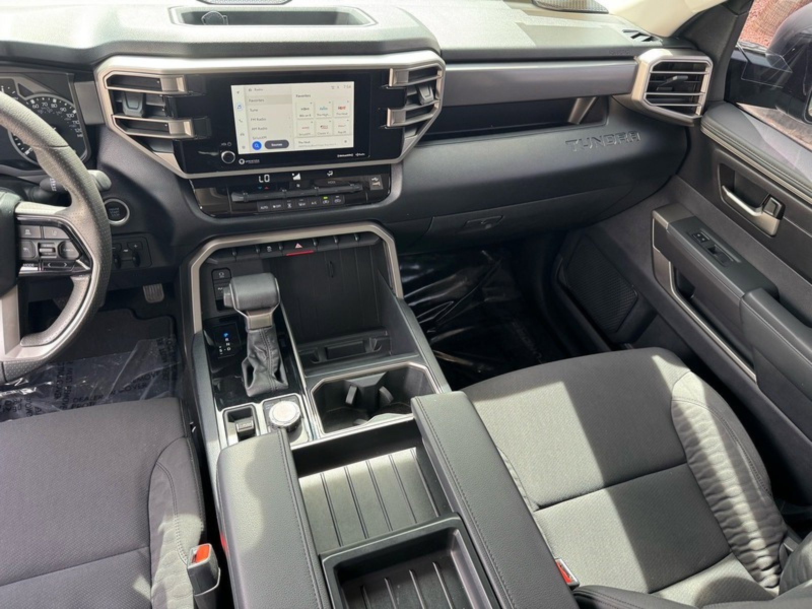 Used 2022 Toyota Tundra SR5 w/ SR5 Convenience Package AWD/4WD image 16