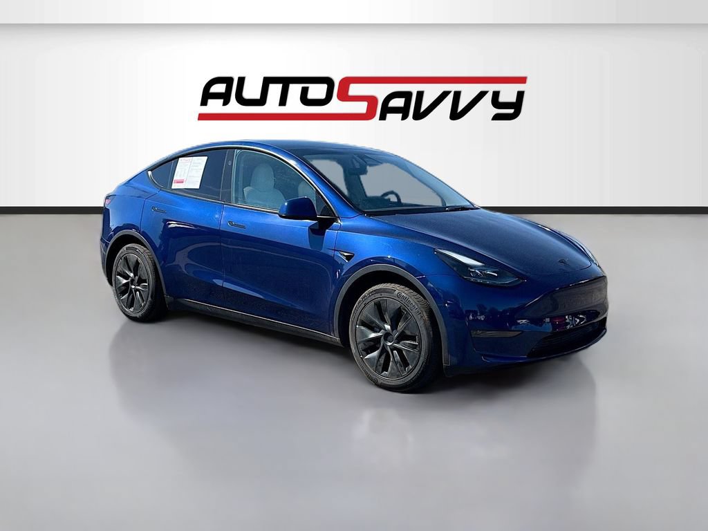 Used 2024 Tesla Model Y 2WD image 1