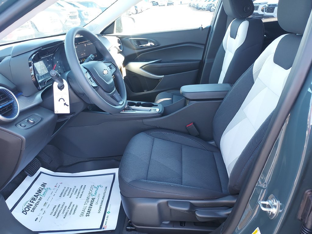New 2026 Chevrolet Trax LS w/ LS Convenience Package FWD image 13