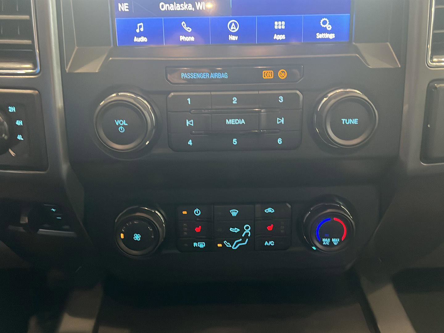 Used 2022 Ford F250 XLT w/ XLT Premium Package image 22