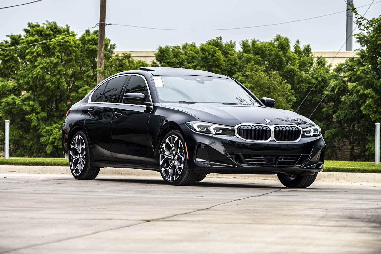Used 2025 BMW 330i Sedan w/ Convenience Package RWD image 1