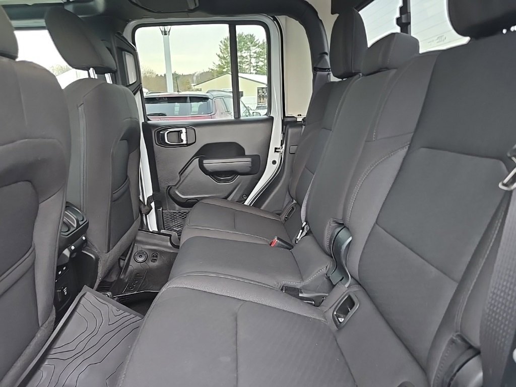 Certified 2023 Jeep Gladiator Willys image 17