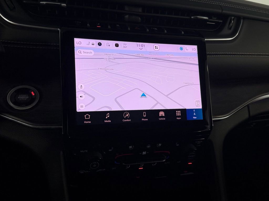 Used 2025 Jeep Grand Cherokee L Overland w/ Trailer Tow Package AWD/4WD image 16