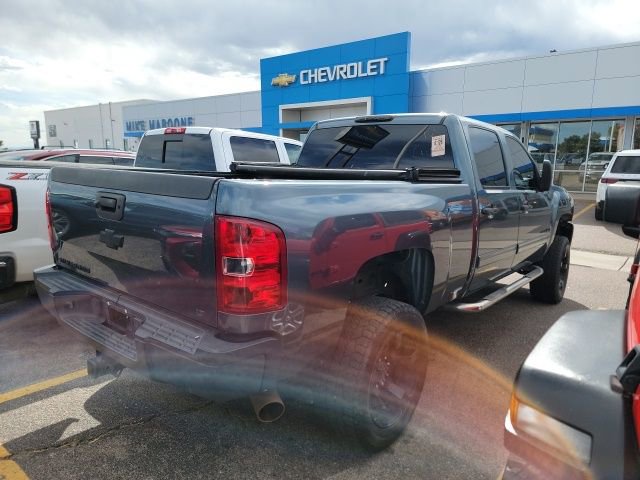 Used 2009 Chevrolet Silverado 2500 LT w/ Exterior Plus Package image 4