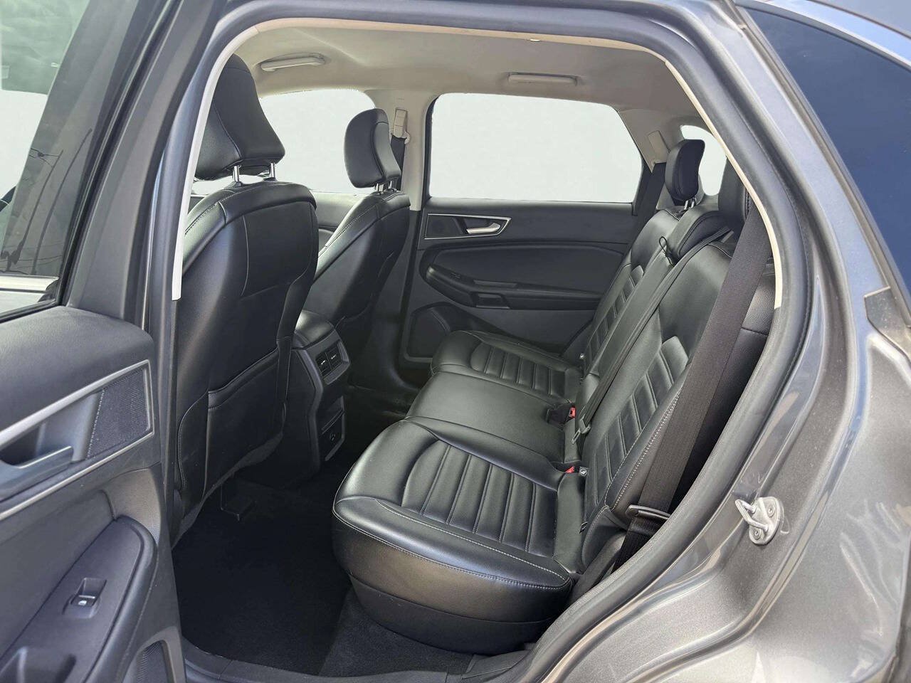 Used 2022 Ford Edge SEL AWD/4WD image 11