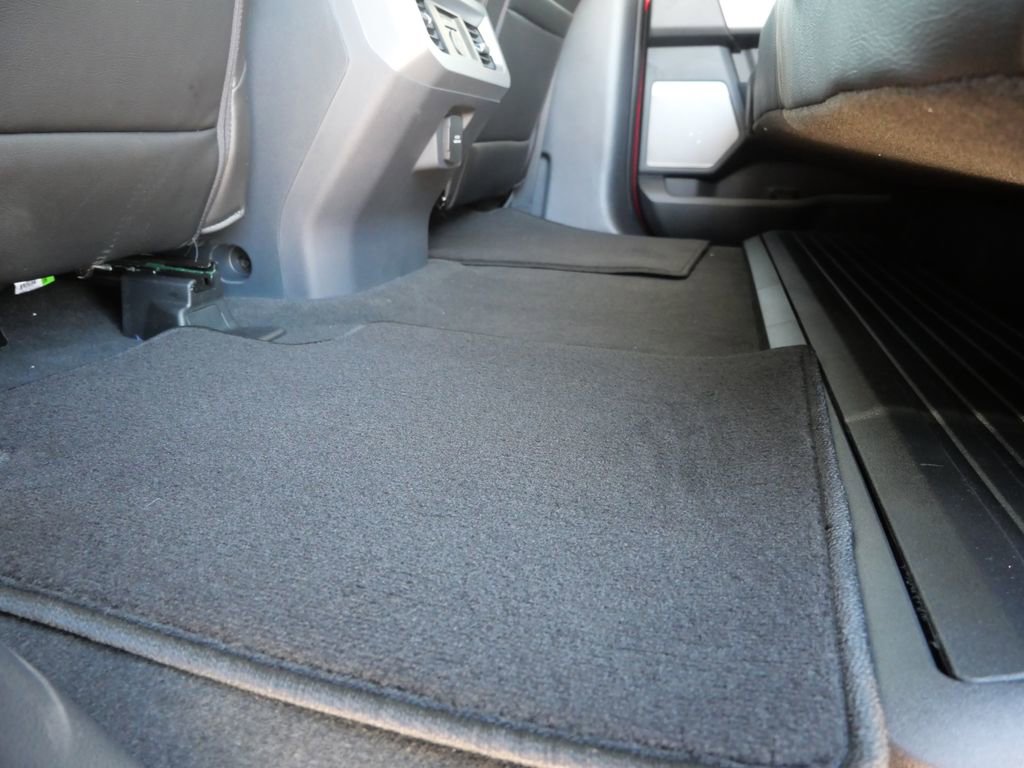 New 2026 Ford F250 Lariat w/ Black Appearance Package image 16