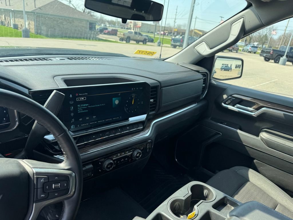 Used 2025 Chevrolet Silverado 1500 LT image 18