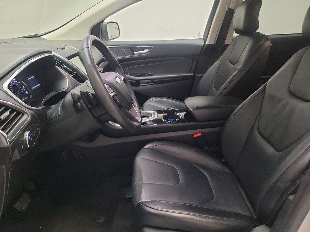 Used 2018 Ford Edge Titanium image 17