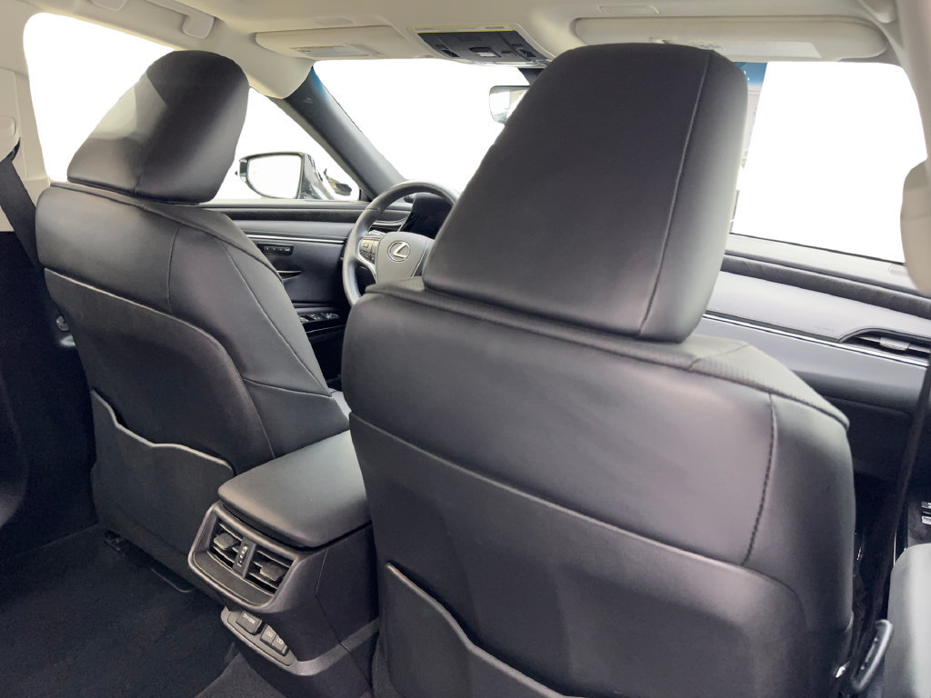 Used 2025 Lexus ES 300h w/ Premium Package FWD image 43