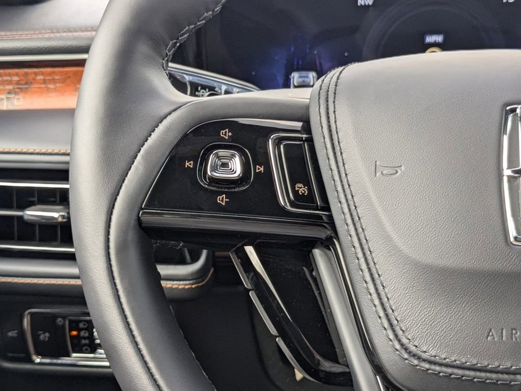 New 2025 Lincoln Aviator Black Label w/ Jet Appearance Package image 31