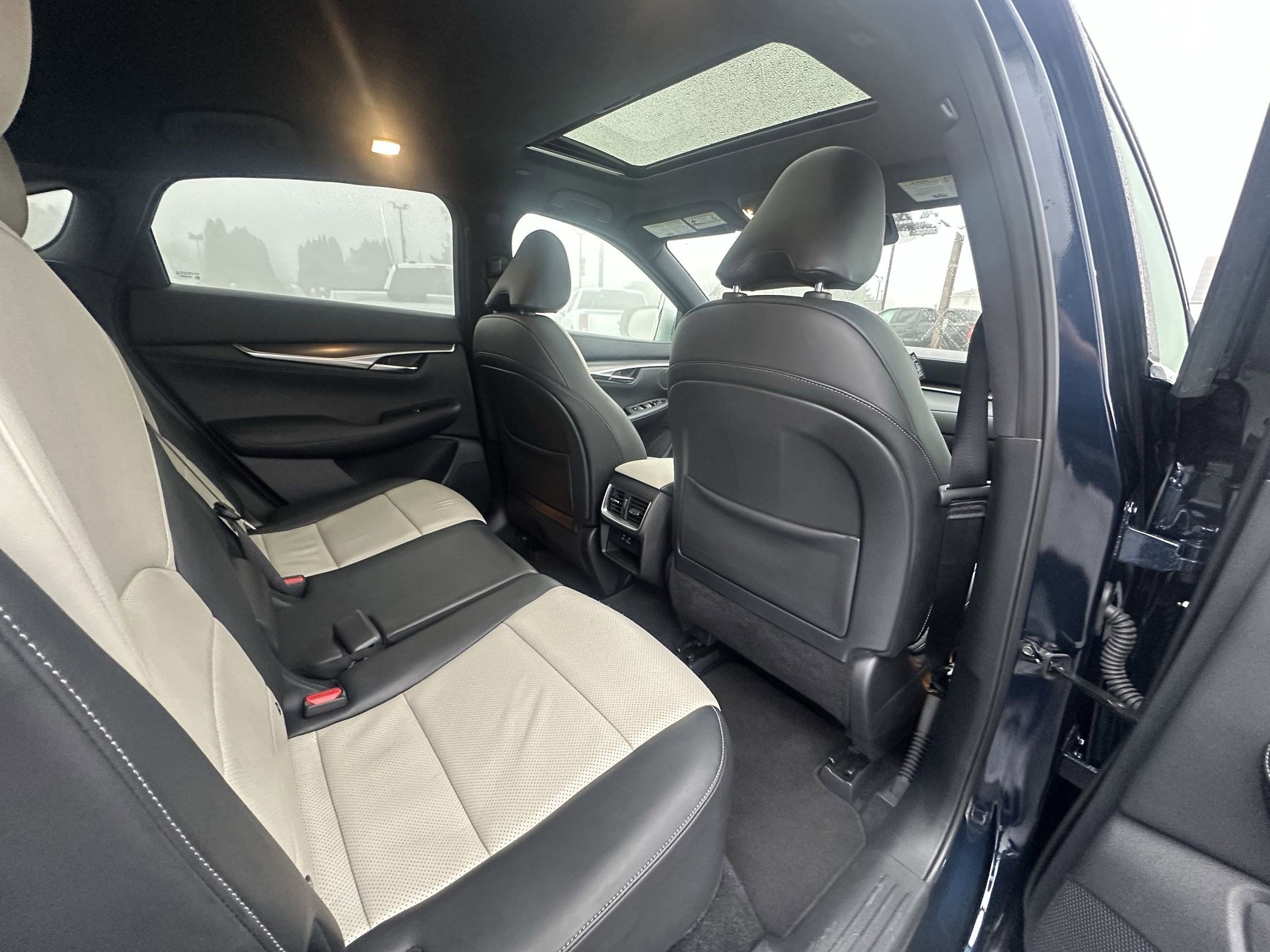 Used 2023 INFINITI QX55 Luxe w/ Cargo Package image 14